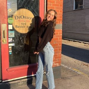 Meet your Posher, Halee